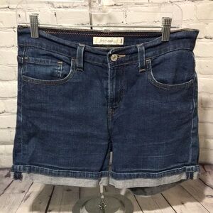 Levi’s 515 denim jean shorts size 6 stretchy